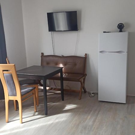 Helle Ferienwohnung An Der Rheinpromenade 50 Qm Duisburg Exteriör bild